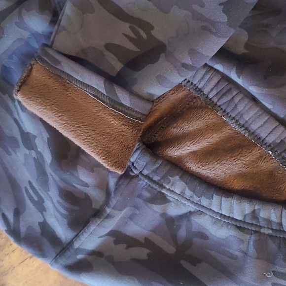 Cozy lined thermals w super soft and fuzzy lining black and gray camo - Picture 5 of 9